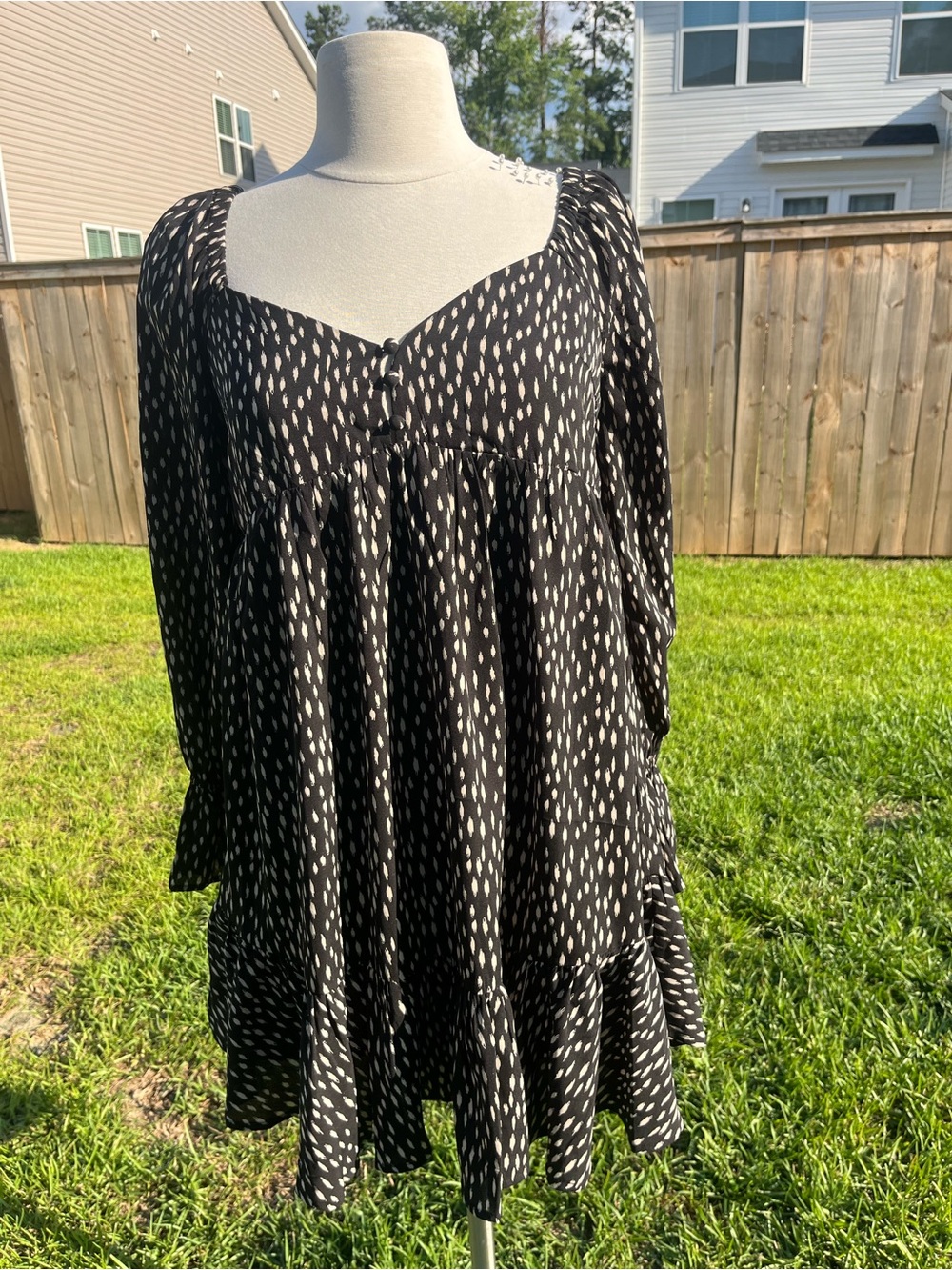 Black & White Dash Print Long-Sleeve Babydoll Tunic
